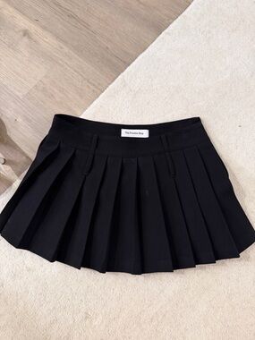 The Frankie Shop Black Pleated Mini Skirt